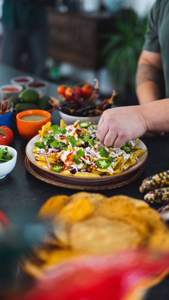 Here’s a little taste of what we’ve been up to with our friends at La Cocina Foods.

New website and video dropping soon! 

🎥​​​: @altocreative.ca 

#mexicanfoods #mexicanfoodie #mexicancravings #chilaquiles #nachos #tacolover #tacochips #foodaroundtheworld #lacocina #letsbuildyourbrand